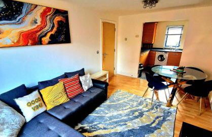 Birmingham City Centre Cosy 2 Double Bedroom Apartment Free Parking Workspace and close to O2 Arena - Photo 2