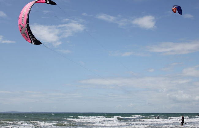 4BR Beach House Sleeps 10 - 5 Mins Walk to the Sea - Foto 49