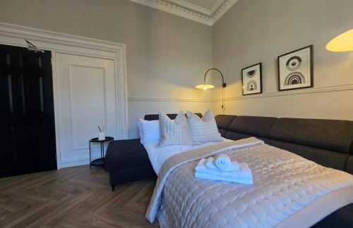 Luxury central apartment w/ 3 beds + 24hr check-in - Photo 21