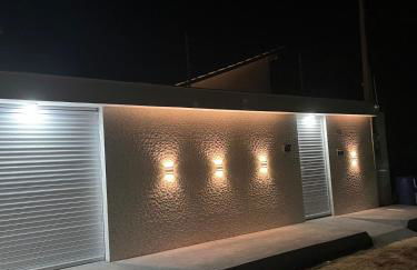 ESPAÇO PÉROLA GUANABARA, 70 Metros do Mar, 4 Suítes independentes COM AR, Área Gourmet Integrada com Piscina,Churrasqueira, 900 Metros de CASTELHANOS, ideal para FAMÍLIAS E AMIGOS - Foto 33