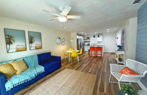 NEW - Amazing Sunshine - Up 6 Guests-Private Backyard - Foto 2