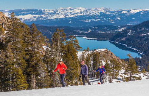 TahoeCozy with Pool Hot Tub and Near Northstar - Foto 56