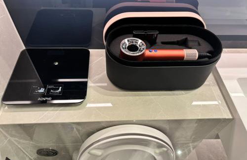 Luxury 2BR- Sleeps 5- Westfield Apartment- 3 min to station- Perfect for Families Shopping - Foto 31