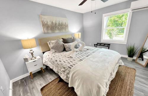 Sunset Dream Minutes from the Beach - Unit 8 - Photo 1