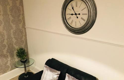 THE LION’S REST - BOUTIQUE APARTMENT SUITE. - Photo 14