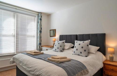 Finest Retreats - Centre View - Photo 4