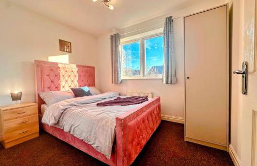 Contractor-Friendly 2BR Gem Wi-Fi Free Parking - Foto 14