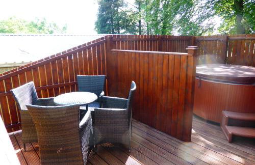 Birch Lodge 13 with Hot Tub - Foto 19