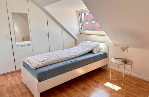 4-Bett Apartment im Zentrum - Nähe Restaurant & Waschsalon - WLAN, Parkplatz, Bad & mehr - Foto 1