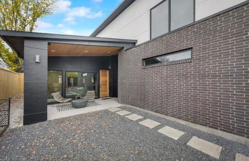 Mod Squad - Photo 71