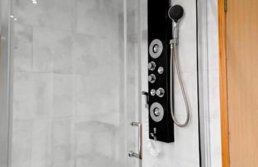 Cosy 2-bed apartment with free parking & ramp access - Foto 23