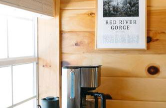 "Cozy Dumplin" - Warm & Modern Stay in RRG/Auxier - Foto 22