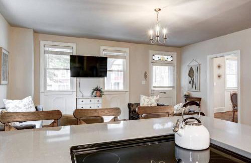 Victorian Manor on Main w 6 beds-10 mins to Lanc - Foto 9