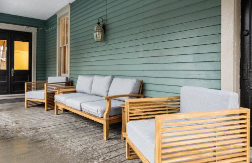 Bourbon-themed home w arcade & hot tub for groups - Foto 48