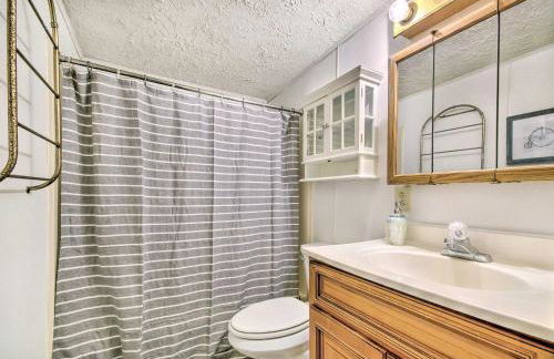 Charming Farm Cottage with Fire Pit and Grill! - Foto 15