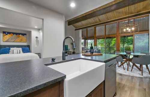 #1Condo Glacier Resort Pool Golf HotTub Sauna Gym - Foto 8