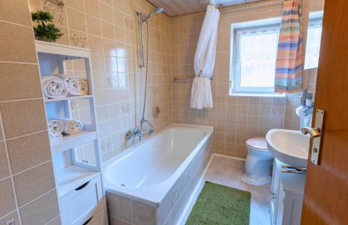 Haus Hindelang - 2 FeWos mit Zugspitzblick, inkl Königscard, gratis Parken & WLAN, Self Check-In, 5 Minuten ins Zentrum - Foto 68