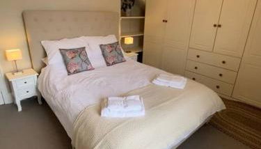 Cheerful and spacious 3 bed home in Clitheroe - Photo 2