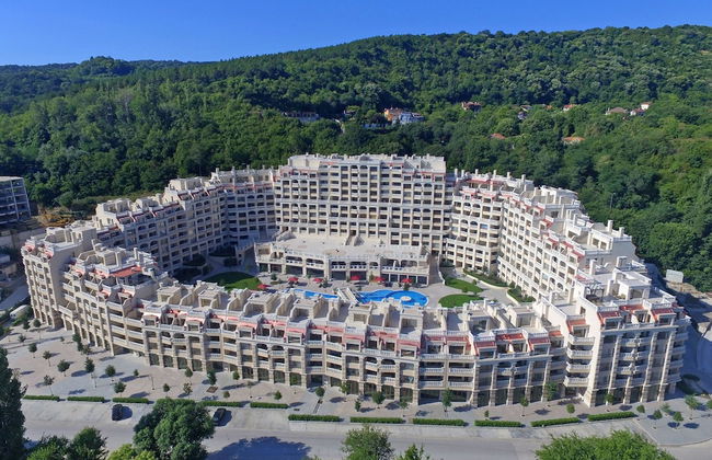 Varna South Bay Apart Complex - Photo 25