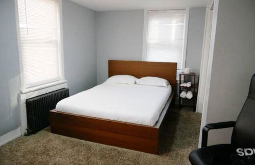 Clover 2900 - Apartment and Rooms with Private Bathroom near Washington Ave South Philly - Foto 16