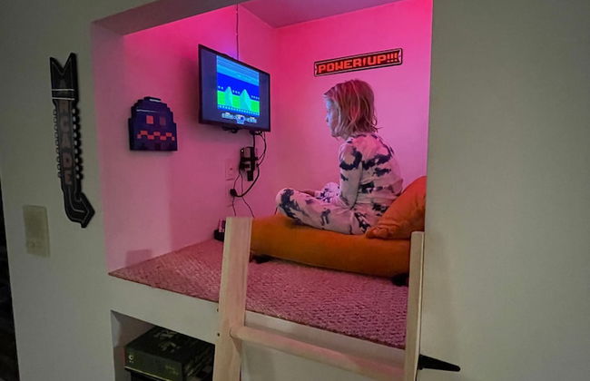 Firefly Lodge! Boardman River! Hot Tub! Woodstove! - Foto 15