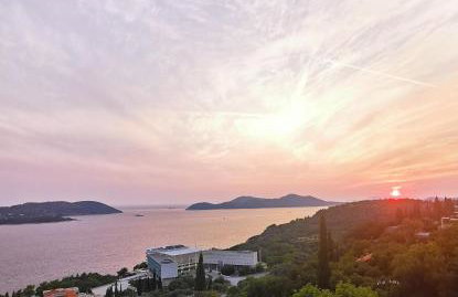 Apartment MARIO - veliki stan za odmor - terasa- vrt - bazen - pogled more, izoliran - Photo 7