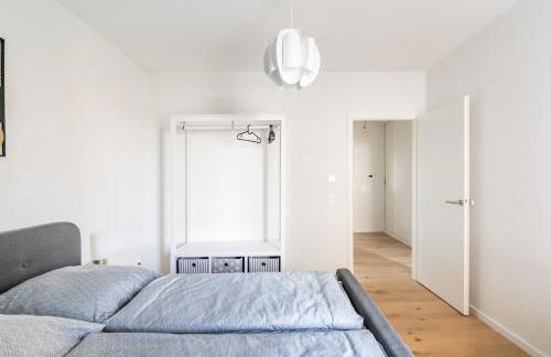 Basel-Tram 8-Tristate-Bridge-Riverview - Foto 3