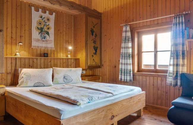 Chalet in Mortschach Near Ski Slopes - Photo 3
