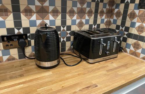 Modern 4-bedroom entire house with Garden - Foto 17