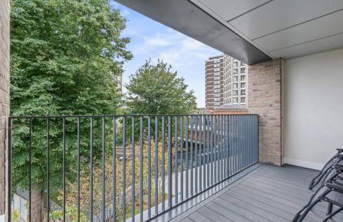 Luxury 3 bedroom with 2 bath at Plaistow opposite of station - Foto 49