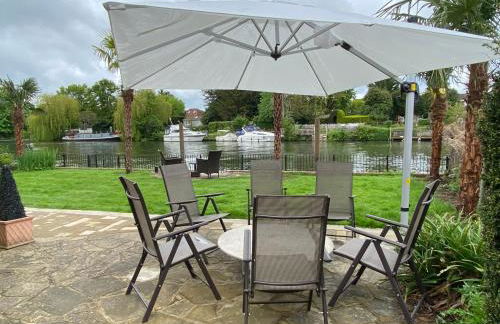 Riverside 4 Bedroom House Wraysbury Staines - Foto 29