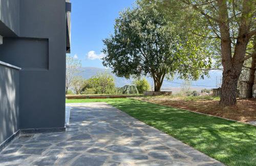 Modern Garden Apartment - City & Mountain View - Foto 34