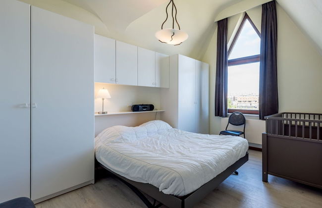 Apartment in Koksijde Near the Beach - Photo 3