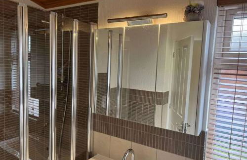 Mandarin Lodge with Hot Tub - Foto 15