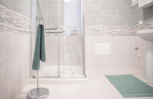 045b - Villetta Moderna 02-24E con VASCA IDROMASSAGGIO in giardino, solo 15 minuti da Mare e Spiaggia - Posto Auto GRATUITO - Foto 26