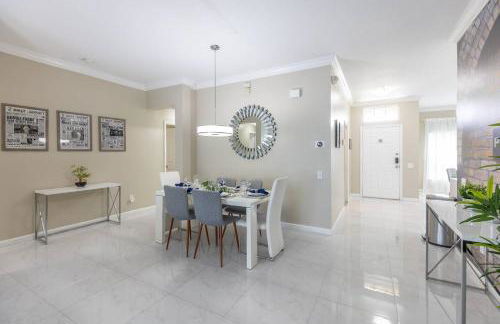 4br House w Perfect Location Pool and Much More - Foto 29