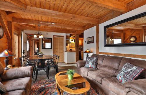 Killington Cabin - Right Unit - Sleeps 10 in 4 BR, 2 BA Cozy Escape - Foto 8