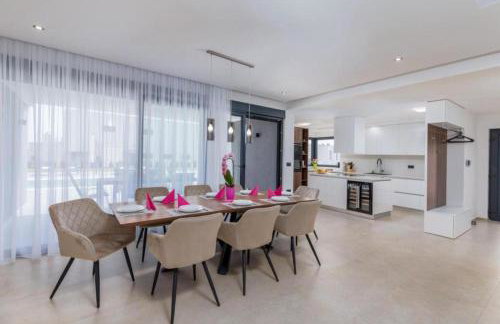 Villa Ana Škicini for 10 people with heated pool, kids activities and sea view near Novigrad - Foto 17