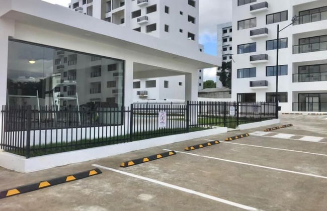 Confidence Luxurious Apartment - Photo 21