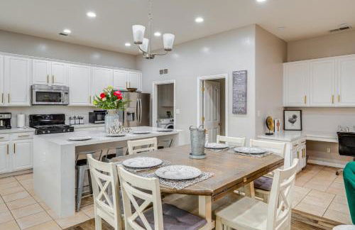 8 Mi to Beach Park Bakersfield Gem with Yard! - Photo 6