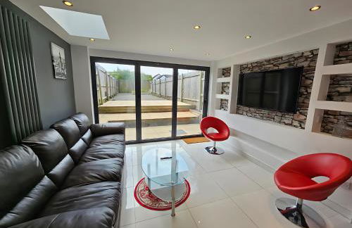 Contemporary and Spacious Home - Foto 10