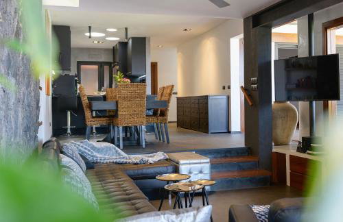 Luxury and Harmony House - Photo 13