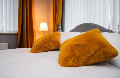 Large 4BDR House By Hyped Properties Short Term Rental Agency With Free Parking & Long Stays Shirebrook - Foto 26