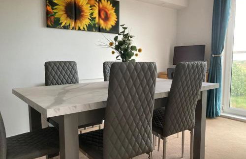 Beautiful 2 bedroom flat overlooking golf course - Foto 9