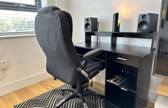 Condo Apartment With Workspace - Foto 33