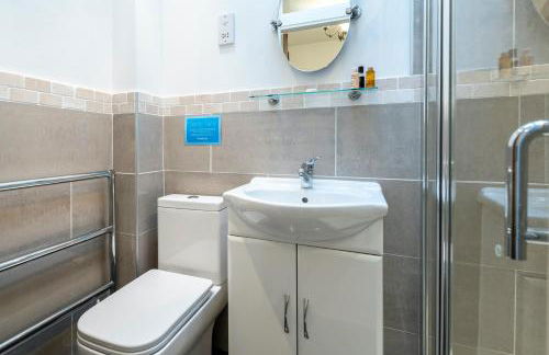 Cottage - Sleeps 5 - Hot Tub - Garden - Parking - Foto 7