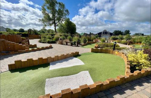 Exquisite Lake lodge in Hoburne Holiday Resort - Valentino Rose Lodge - Foto 45