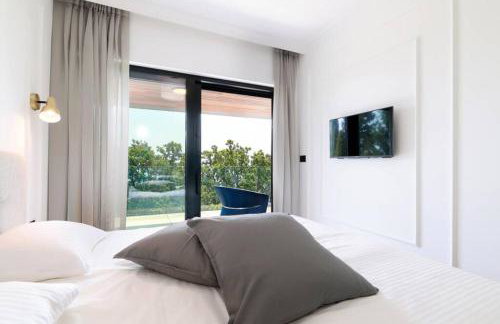 Marena - Trees to Seas Luxury Escape - Photo 11