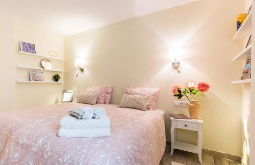 Malaga Centre Apartment with Parking - Photo 15