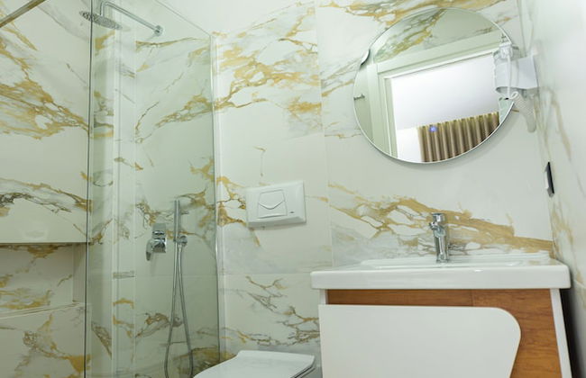 Kevin's Aparthotel - Foto 27